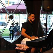 Ofrezco apoyo escolar para alumnos de 5 a 13 años. Titulado en Educación Primaria y actualmente estudiante de música en Madrid